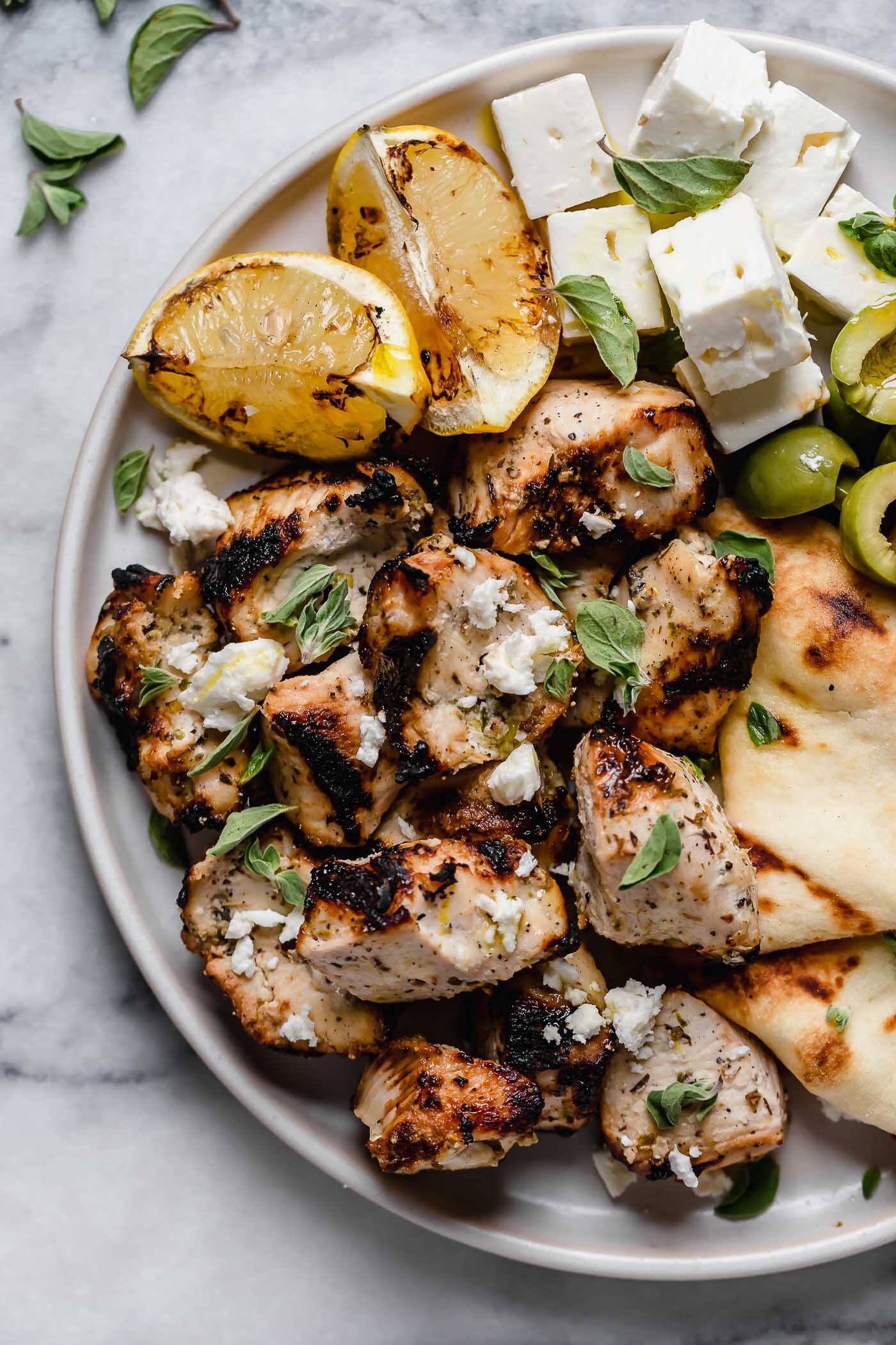 Pollo al marinado griego
